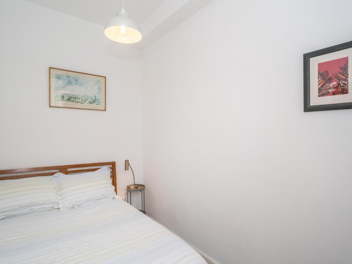 Pass The Keys Renovated 2bed Flat In Quiet Area Near The Meadows * EDI